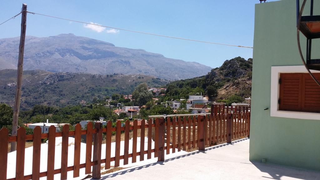 Elia Méronas Exterior foto
